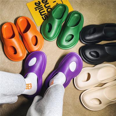 China CUSHIONING Logo Outdoor Beach Wholesale Men's Hole Slippers Summer Custom Women's Unisex Slippers Candy Color Fashion Bathroom Slippers for sale