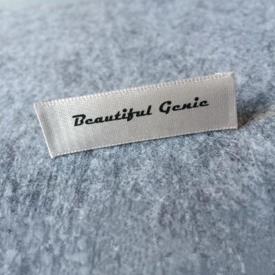 China Fashion Washable Customized Design Woven Labels For Clothing for sale