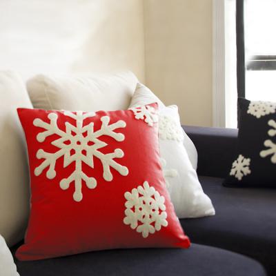 China Christmas Anti-Static Soft Square Snowflake Canvas Cotton Embroidery Home Decorative Tile Covers 18x18 Cushion Covers Pillow Cases for sale