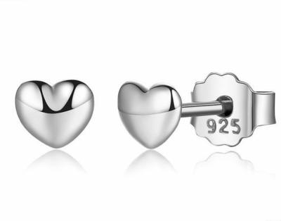 China Cute Fashion Jewelry 925 Sterling Silver Heart Shaped Fancy Stud Earring for sale