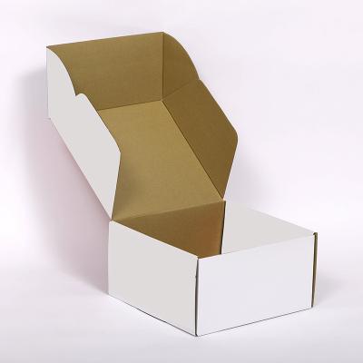 China Recyclable Universal Creative Paper Packaging Box Large Printing Cardboard Tea Gift Box With Magnetic Lid for sale