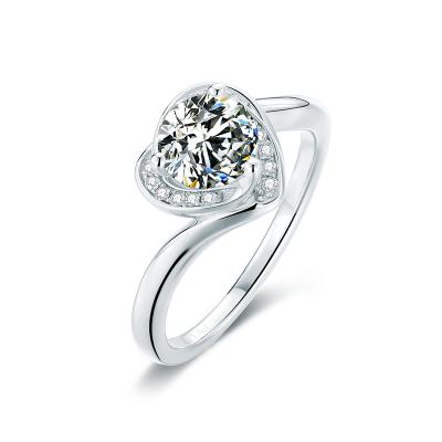 China CLASSIC Fine Jewelry Sterling Silver Women's 1ct White Gold Moissanite Heart Shaped Plated Rings for sale