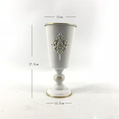 China European Style Durable Design Metal Flower Arrangement Hand-carved Vase Wedding Table Decoration Vase for sale