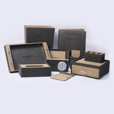 China Traveling Custom Logo Free Sample Pu Leather Hotel Spa 2022 Home Five Star Hotel Amenities Set Leather Hotel Sets Hotel Leather Products for sale