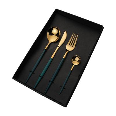 Κίνα Viable Custom High Quality Four-Piece Portuguese Titanium-Plated Western Stainless Steel Cutlery Steak Dinnerware Gift Set προς πώληση