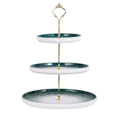 China Elegant High Quality Green 3-Tier Dessert Round Ceramic Cake Display Cupcake Stand Cake Stands For Wedding Birthday Party zu verkaufen