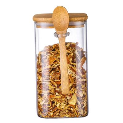 China Creative Freshness Preservation Dried Fruit Tea Storage Bottle Square Seasoning Glass Sealed Jar Kitchen Organizer Food Storage Boxes With Spoon en venta