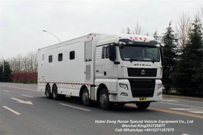 China Openlucht Mobiele het Kamperen van SITRAK Vrachtwagen met Woonkamer die bestelwagen onderbrengen Te koop