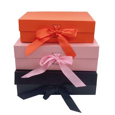 China Recyclable Luxury Black Paper Shaped Rigid Foldable Cardboard Gift Box Custom Logo Print Paper Clamshell Magnetic Gift Box for sale