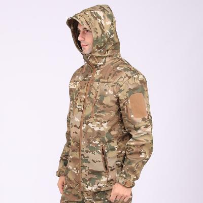 China Breathable 2022 Convenient Waterproof Thickening Camouflage Army Keep Warm Army Tactical Clothing for sale