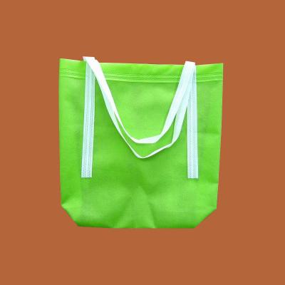 China Eco-friendly Heat Seal Sealing And Handle And Screen Printing Surface Handling Non Woven Shopping Bag for sale