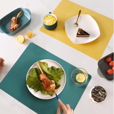 China Silicone Place Mats Durable Waterproof Table Mats Heat Resistant Non Slip Place Mats Easy Clean For Dinner Table for sale