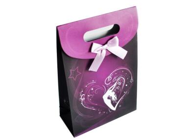 China Varnishing Fashion Paper Packaging Bags, Pretty Custom Paper Gift Bags With Ribbon for sale