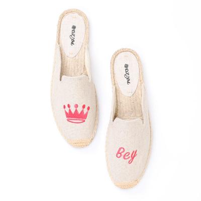 China Hot Selling Breathable Embroidery Ladies High Quality Casual Comfortable Flip Flops Flat Slippers Wholesale Breathable Sneakers for sale