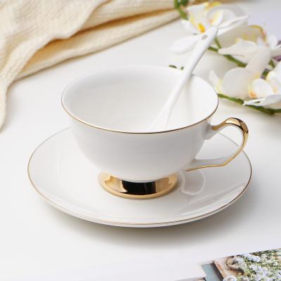 China Viable luxury high quality elegant white tea cups and saucers wholesale simple design tea cups and saucers for sale