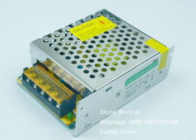 China fuente de alimentación constante del voltaje 12V LED de 60Watts 5A con los certificados del CE ROHS en venta