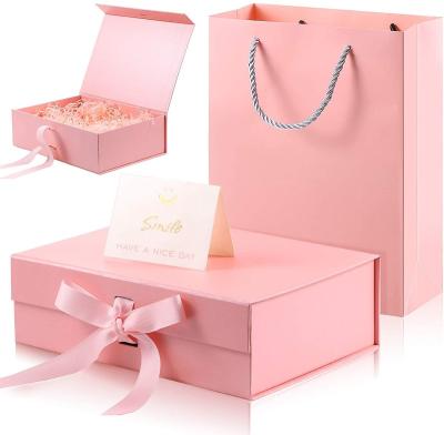 China Low MOQ OEM Recycled Set Materials Cardboard Materials Luxury Magnetic Flap Cosmetics Gift Packaging Box for sale