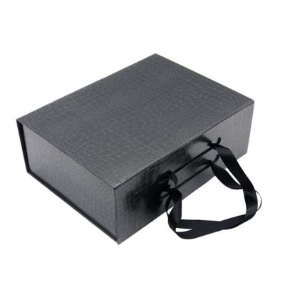 China Handmade Custom Fancy Dazzle Clothing Cardboard Paper Packing Box for sale