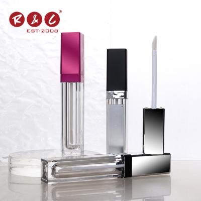 China Lip Gloss Tubes Round Luxury Plastic Cosmetic Tubes 7ml Lg-152 Lip Gloss Plastic Cosmetic Containers Tube Lip Gloss Containers Tube Wholsale Lip Packaging Lg-152 for sale