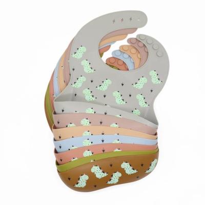 China MOQ 100% Sustainable Soft High Quality Infant Stockings Teething Drolting Bibs With Adjustable Snap Closure for sale