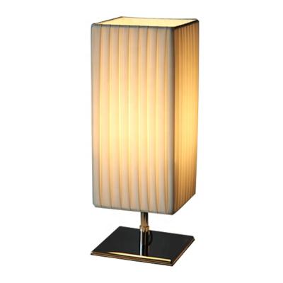 China Northern European Convenient Decoration Pleated Warm Light Shade Style Fabric Desk Bedroom Retro Pleated Table Lamp for sale