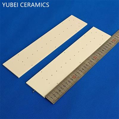 China Placas de cerámica finas 3.85g/cm3 de los componentes de cerámica amarillos claros del alúmina con el agujero del hilo en venta