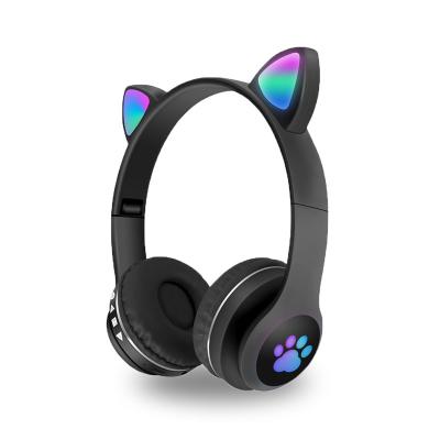 China New 2021 Stereo Earphone Wholesale OEM LED Kitty Cat Ears Blue-tooth Blue-tooth Earphone FM TF Stereo Foldable Wireless Customization for sale