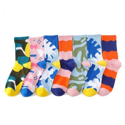 China QUICK DRY Logo Camouflage Men's Embroidery Tube Crew Fashion Camouflage Sport Socks Combed Cotton Socks for sale