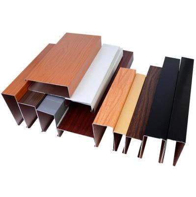 China Modern Lobby Shop Airport Plaza Ceiling Decoration U Shape Aluminum Wood Grain Partition Ceiling Tile for sale