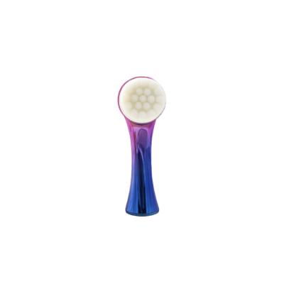 China 2 in 1 Portable Double Sides Stand-Up Silicone Facial Cleansing Brush Shining Gradient Face Washing Brush for sale