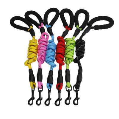 China Quick Release Simple Design Pet Leash Long Leash Nylon Hands Dog Bungee Reflective Leash for sale