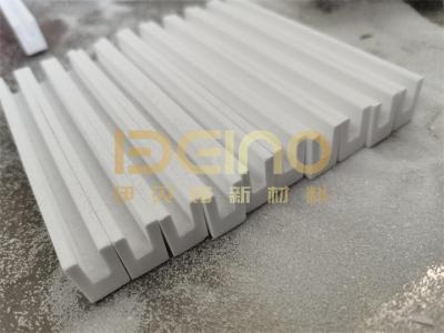 China Keramische Bauteile Aluminium Keramikfliesen Korrosions- und Verschleißbeständige Aluminiumkeramik für industrielle Anwendungen zu verkaufen