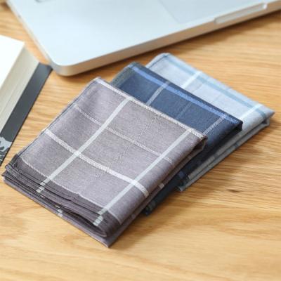 China Fashion Factory Wholesale Soft Mens Pocket Square Classic Plaid Stripe Cotton Handkerchief for sale