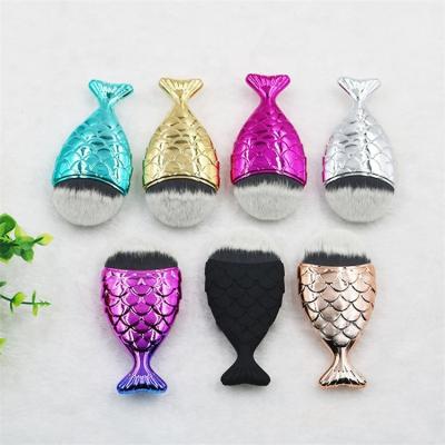 China Skin-Friendly Fish Shaped Makeup Brush Mermaid Foundation Makeup Brush Simple Fishtail Brush for sale