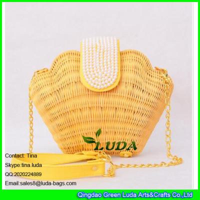 China LUDA fashion seashell shape rattan straw handbags handwoven summer beach bag for sale