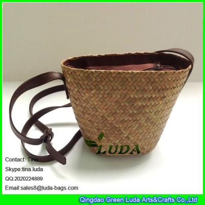 China LUDA 2016 handmade natural seagrass straw shoulder bags with leather handles for sale