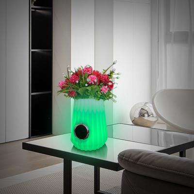 China Creative Simple Minimalist Garden LED Smart Light Speaker Pots Indoor Wireless Flower Pot for sale