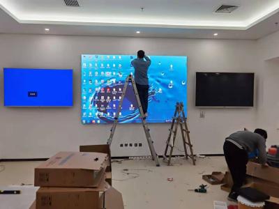 China RSLED UHD P0.6 P0.9 P1.2 P1.5 P1.9 video led display for led screen p1.6 led screen backpack led church screen for sale