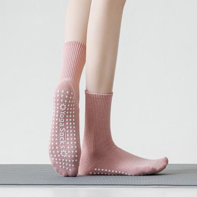 China Cotton-containing Yoga socks Women's non-slip mid-tube socks Indoor fitness Pilates socks with dance stockings for sale