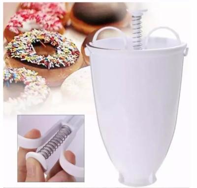 China 2020 Viable Wholesale Plastic Donut Maker Machine Mold DIY Tool Kitchen Pastry Making Bakeware, Plastic Pastry Donut Maker Mold for sale