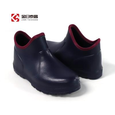 China Waterproof Popular Natural Rubber Soft Rain Boots For Anti - Skid Super Lightweight Anti - Oil for sale