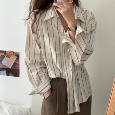 China Anti-Shrink Women's Breathable Retro Striped Loose Shirt Soft Fashion Versatile Casual Autumn Plus Size Women T-shirts for sale