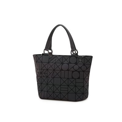 China 2020 fashion wholesaler luminous allochroic color change geometric lightweight leather tote bags for sale