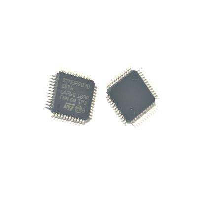 China Standard Clock Frequency IC Integrated Chip 100MHz 8-bit 3.3V Memory Size 256Kb à venda