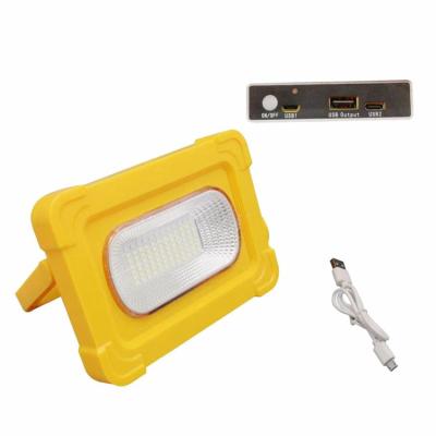 China ROAD Hand Waterproof Portable Rechargeable Emergency Charging Camping Outdoor Solar Lamp for sale