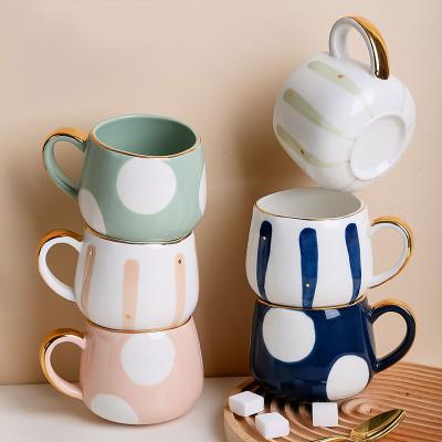 China Nordic Hot Sale Viable Geometric Design Large Hand Painted Ceramic Mugs With Unique Gold Rim Big Mug For Coffee Tea Milk Couple Cups for sale