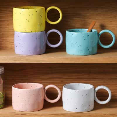 China Korean Creative Colorful Luster Viable Hot Selling Ceramic Coffee Mugs With Circle Handle Breakfast Milk Cup Travel Tea Cup Cool Drink for sale