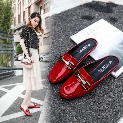 China Breathable Women Mules Heel Lady Half Cover Sandals Shoes Slip On Slippers Shoes With Metal Bows On Top for sale