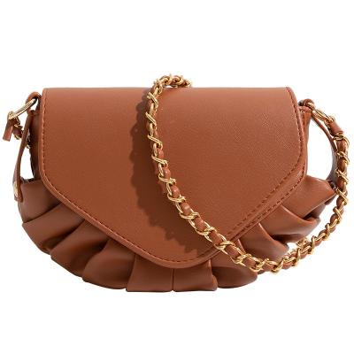 China Fashion Stats Small Niche Design French Saddle Shoulder Bag Pleated Ruched Chain Cross Body Bag for sale