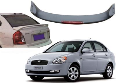 China Auto Sculpt Dachspoiler mit LED-Licht für Hyundai-Akzent Verna 2000 und 2007 zu verkaufen